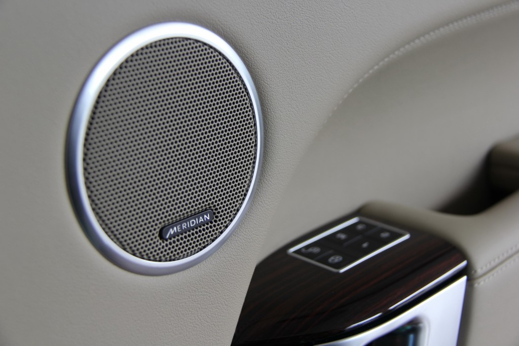 range rover evoque speakers