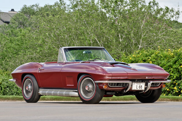 1967 Corvette sells at auction